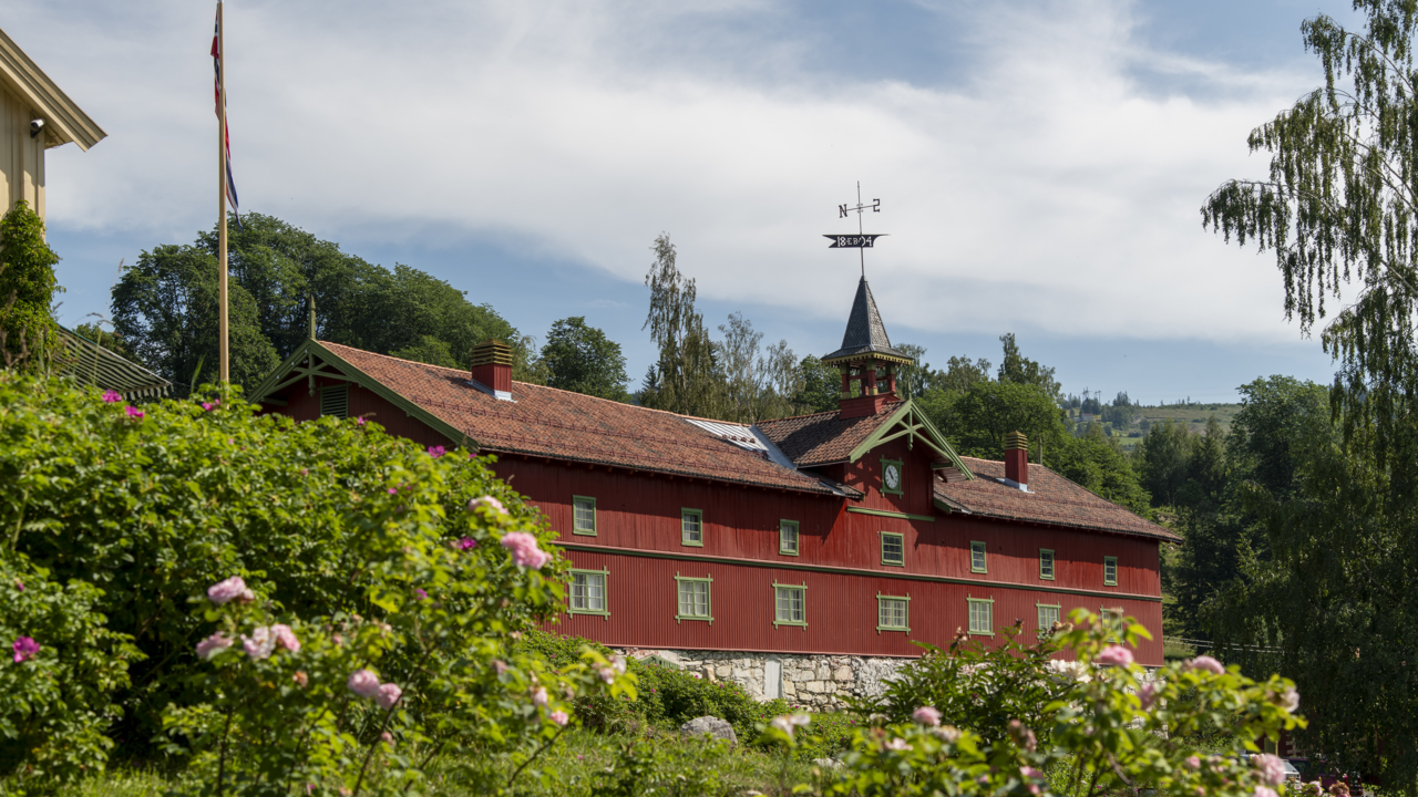 Aulestad låve sommer